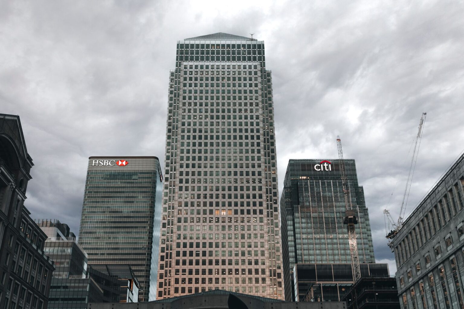 Closed-End Loan Participation Funds Quietly Narrow Discounts as Banks Tighten Exterior of a commercial bank building representing institutional lending and credit markets